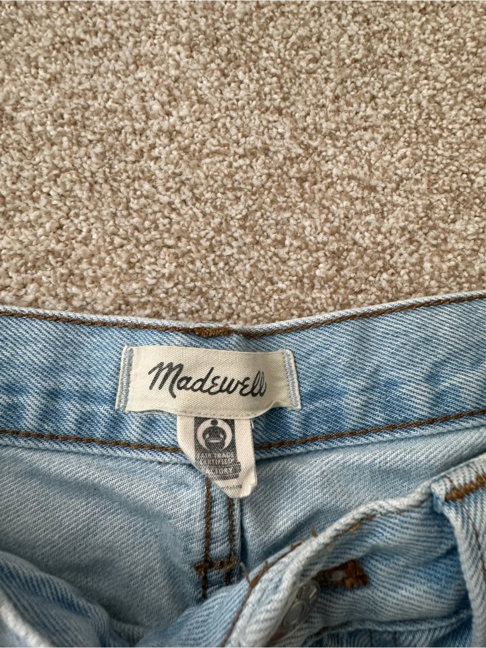 Madewell Relaxed Denim Shorts Cutoff Light Wash 100% Cotton Raw Hem Size 28